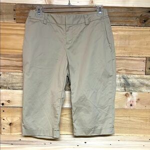 Banana Republic size 0 Martin Fit Tan Mid-rise Bermuda Shorts